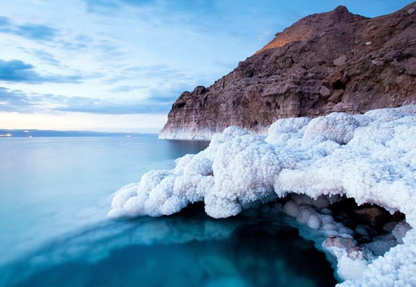 パレスチナ人にとっての死海とは？近くて遠い海の現実