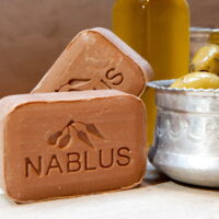 ナーブルスソープは顔に使える？洗顔石鹸として人気の理由